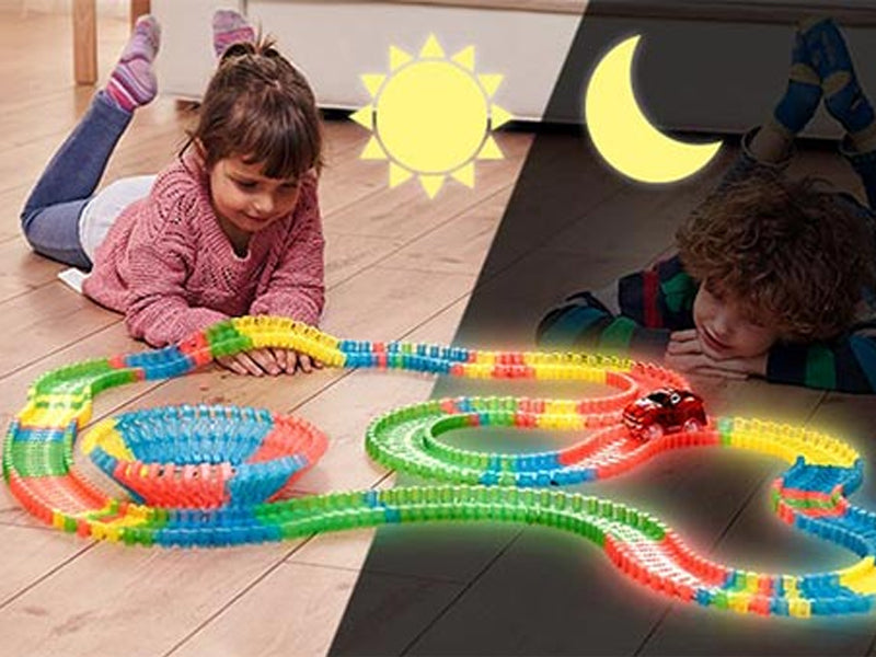 Pista Flexibila cu Masinuta Cadoul Copilului
