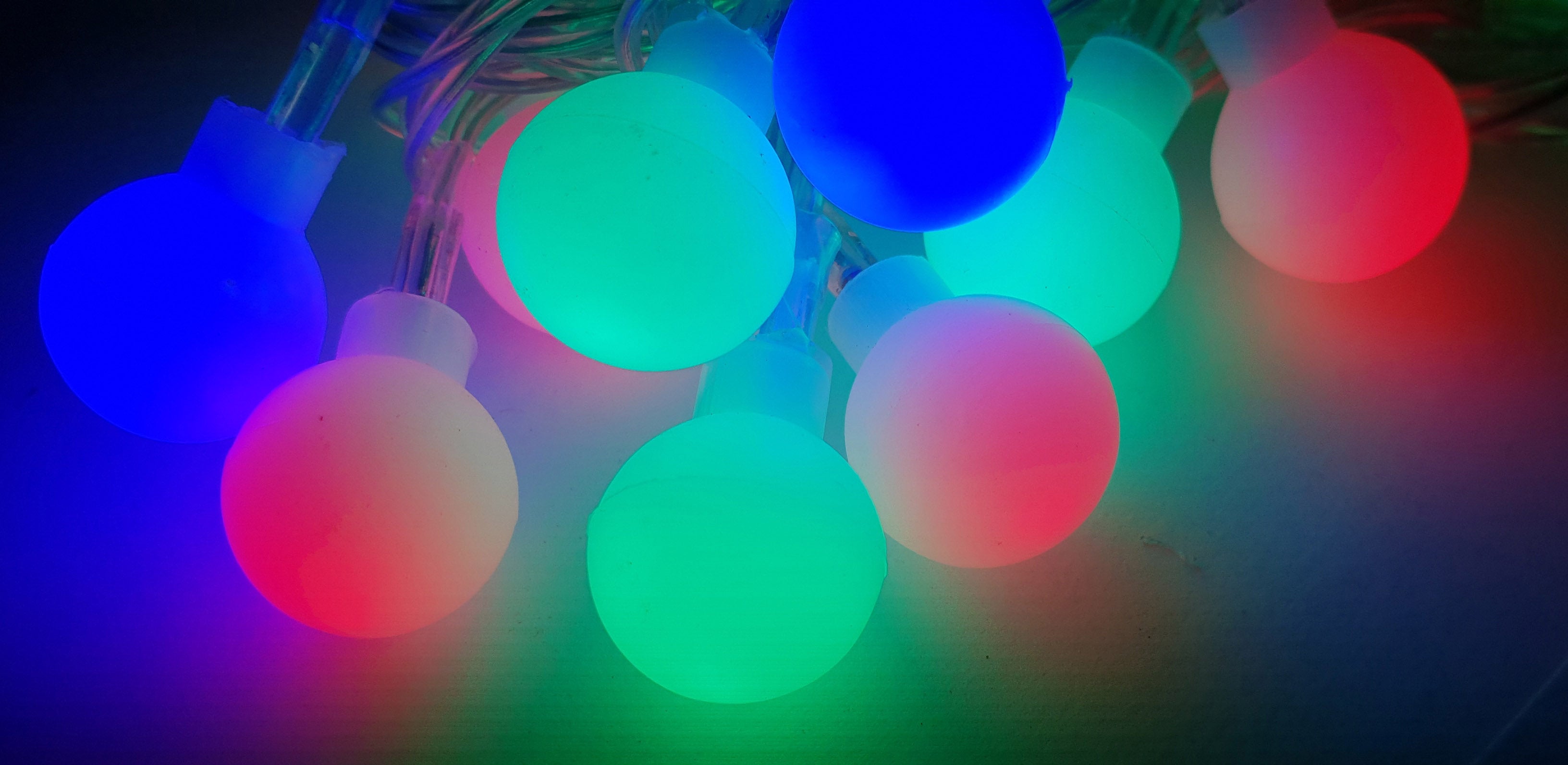 Instalatie luminoasa cu 20 de becuri LED, cu baterii