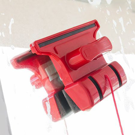 Dispozitiv magnetic pentru curatarea geamurilor