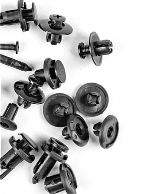 Set 620 piese cleme clipsuri si pini fixare auto plastic