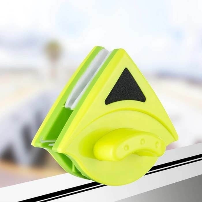 Stergator de geamuri magnetic