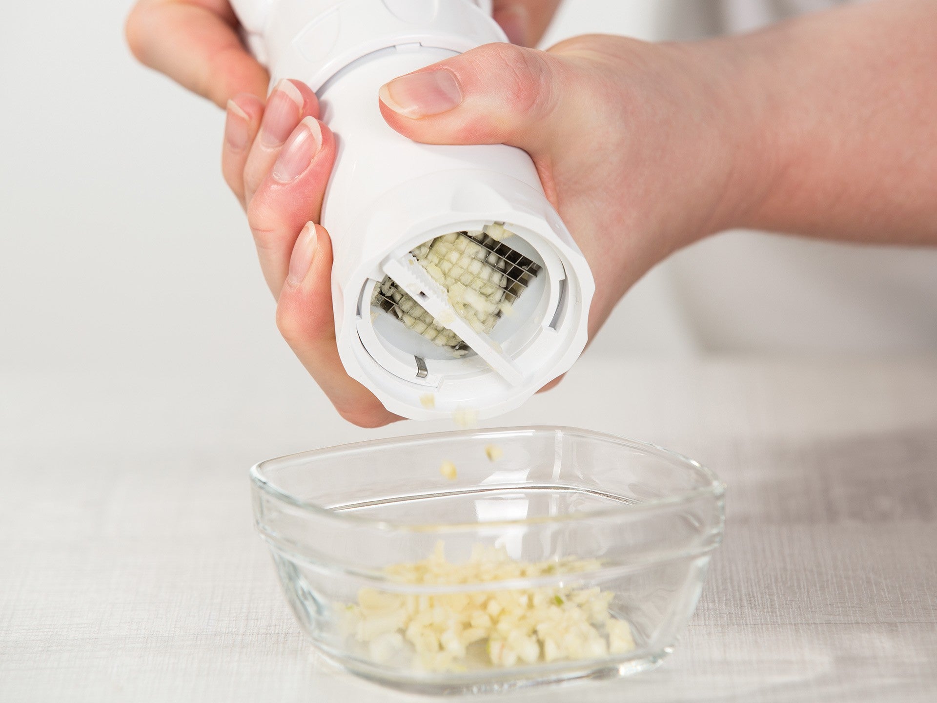 Dispozitiv tocat si maruntit usturoi Garlic Master 3in1
