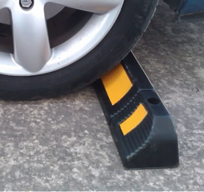 Opritor roti auto reflectorizant pentru parcare sau blocare roti